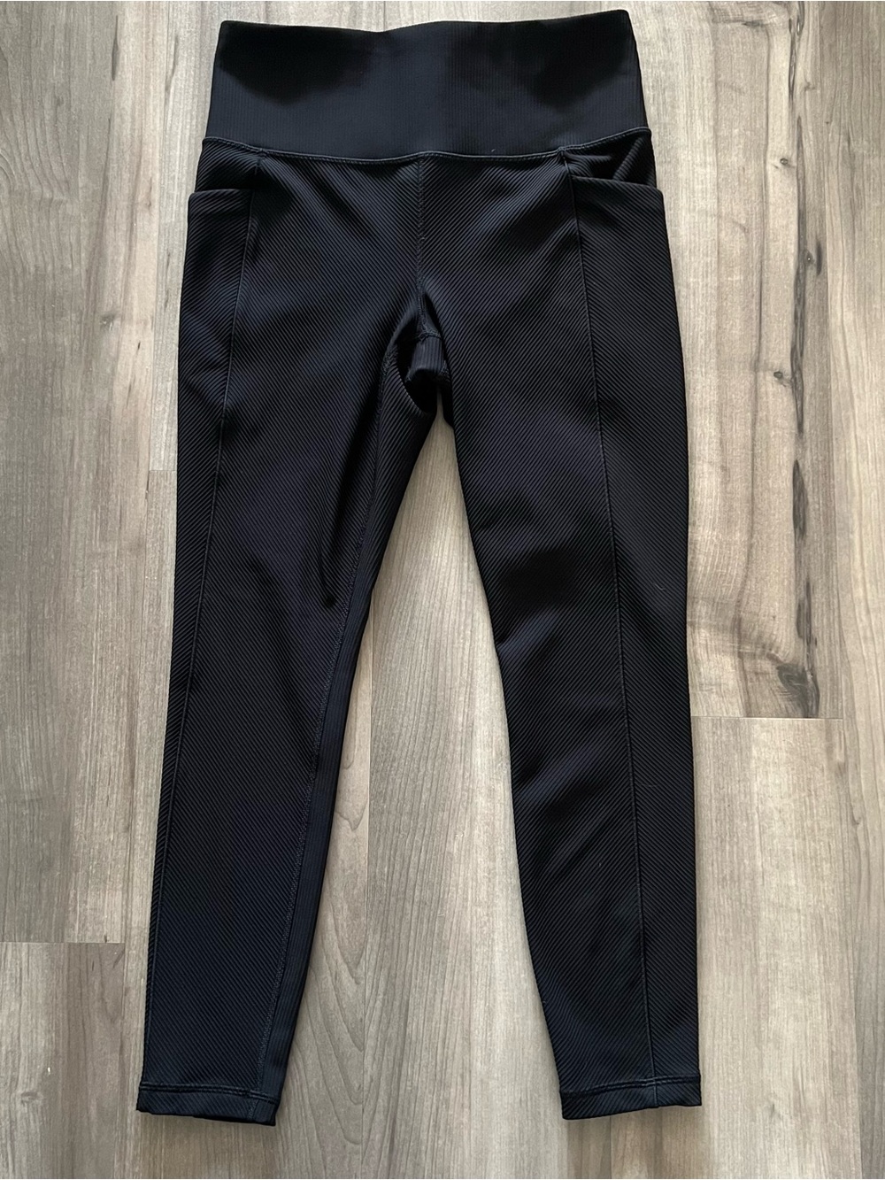Athleta Salutation Stash Rib Mix Tight- Black Medium